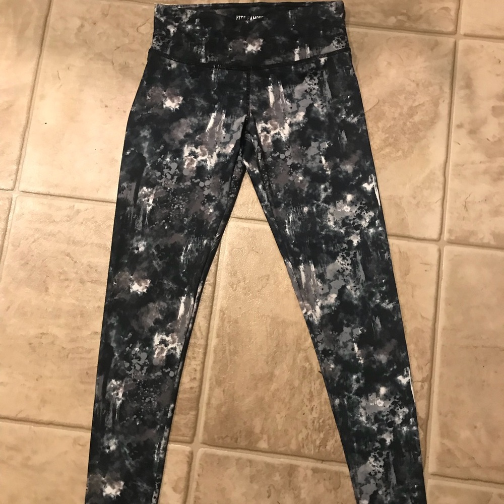 Fit & Famous leggings